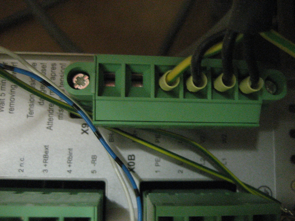 servostar300-conn-X9